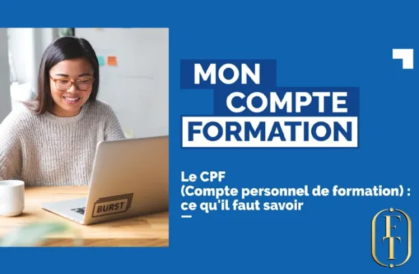 femme souriante devant son ordinateur portable avec le logo Mon compte Formation Compte Personnel de Formation